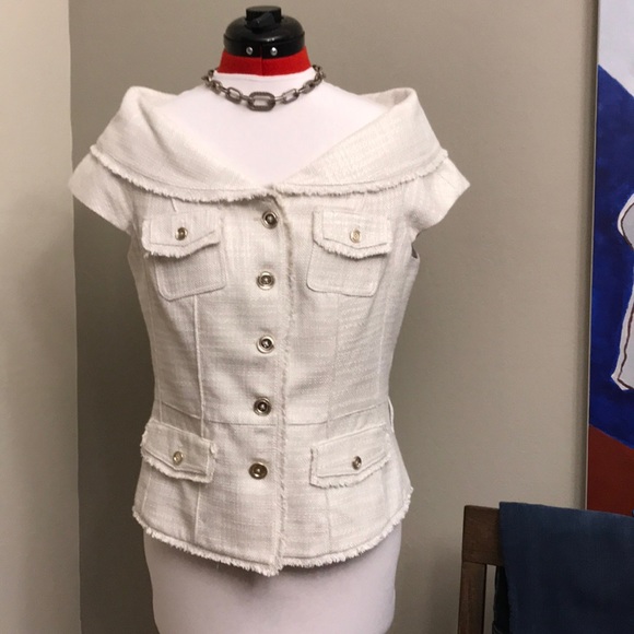 White House Black Market Jackets & Blazers - White House Black Market cap sleeve blazer.